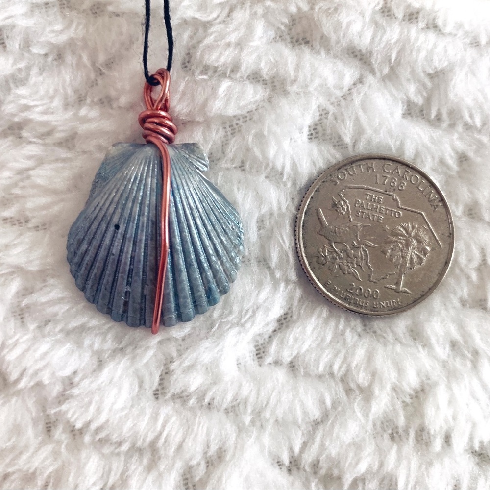 🐳 3/$25 Exotic Clearwater Painted Shell Necklace - Picture 5 of 6